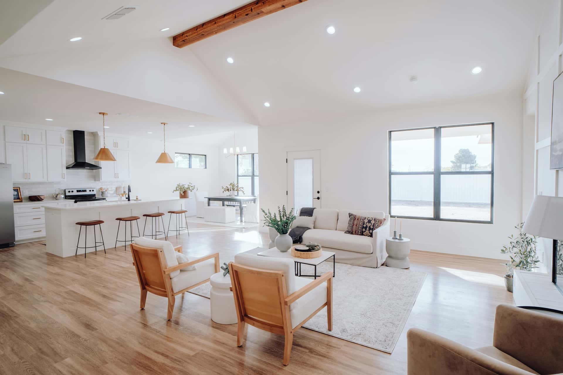Appartement lumineux avec salon et cuisine ouverte